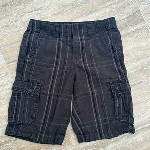 Urban Pipeline boys gray plaid cargo shorts – size 16 regular